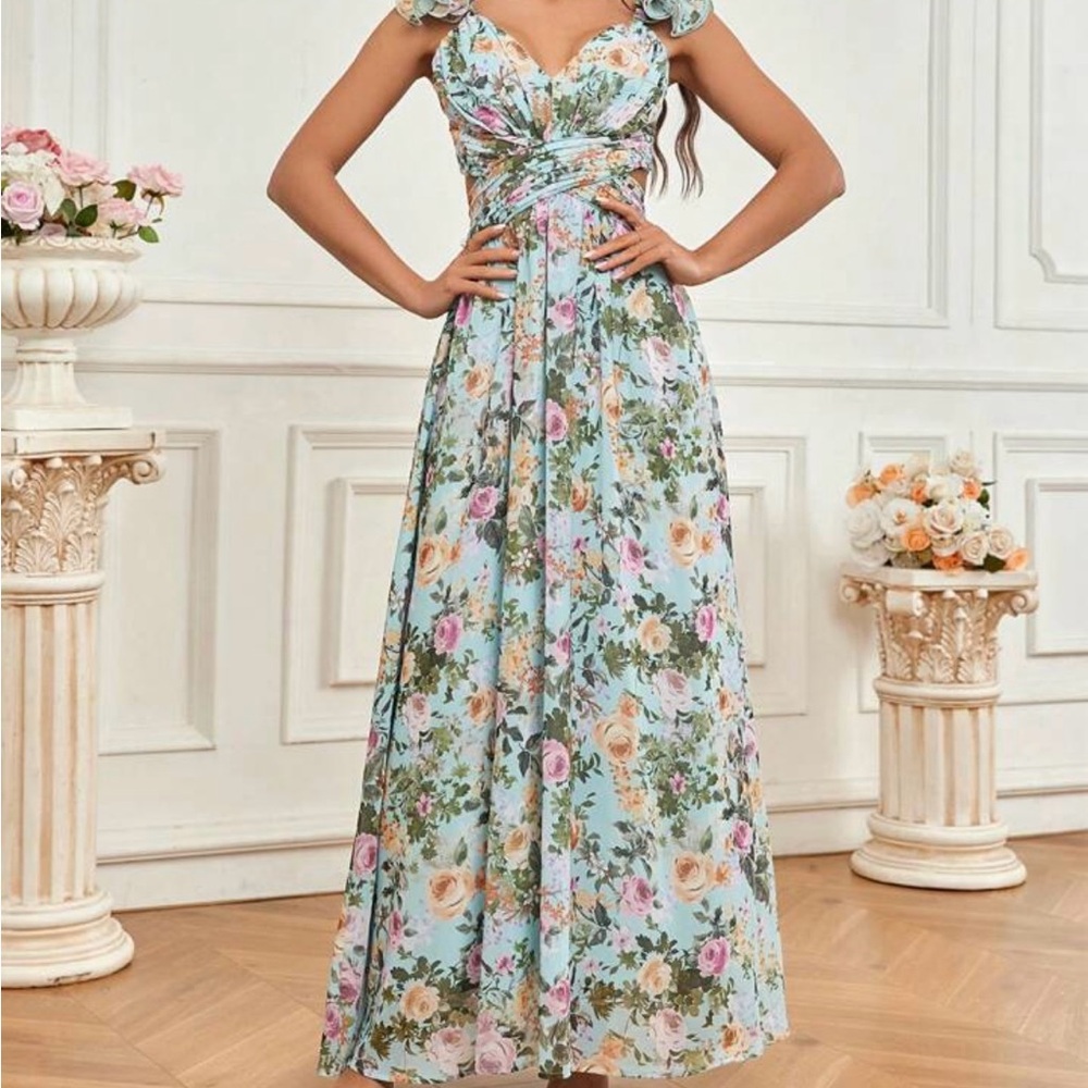 Floral Maxi Dress in Blue - Brand new! Never worn!